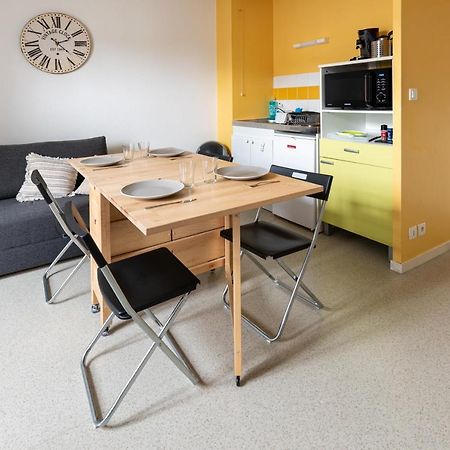 Studio Centre Ville Avec Parking Prive Cholet Kültér fotó