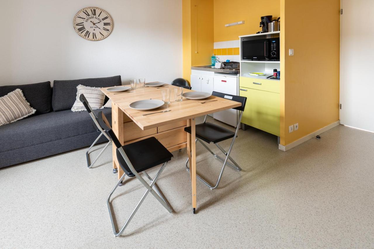 Studio Centre Ville Avec Parking Prive Cholet Kültér fotó