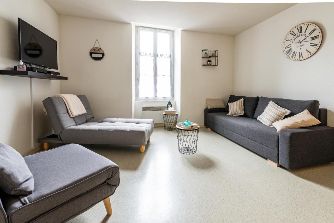Studio Centre Ville Avec Parking Prive Cholet Kültér fotó